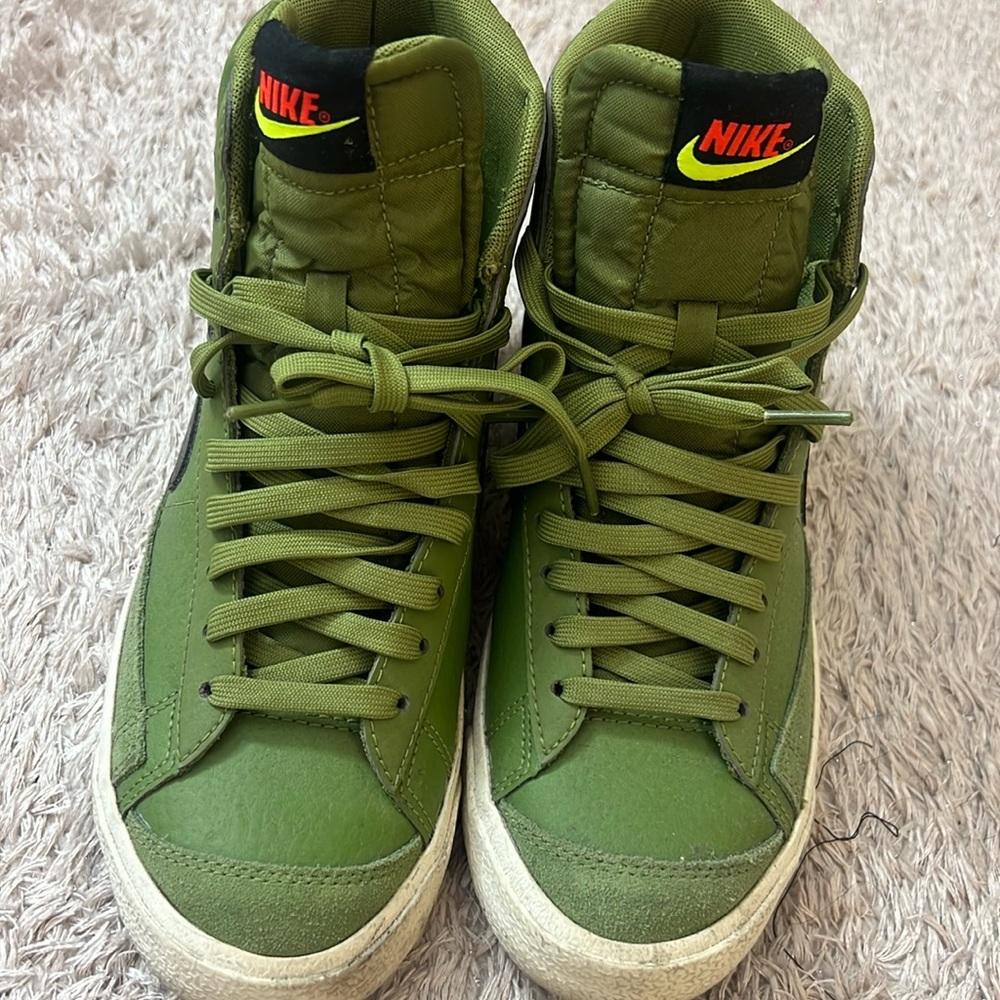 USED NIKE BLAZERS - Picture 1 of 4